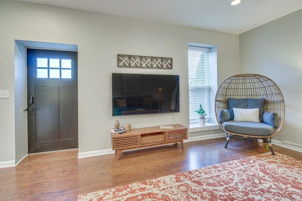 Historic Loveland Apt: Walk to Little Miami River! Apartment in Ohio