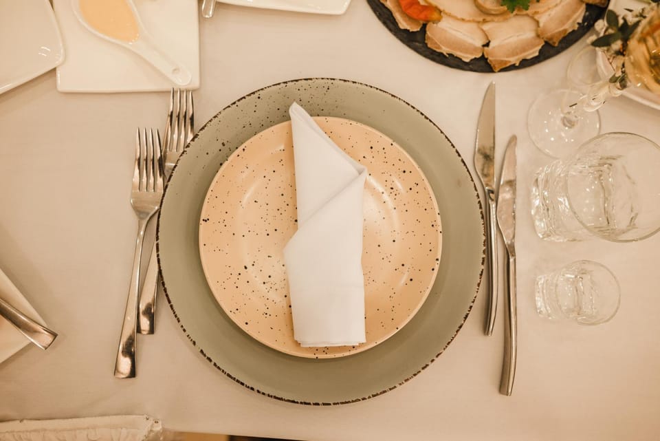 Restaurant/places to eat, Restaurant/places to eat