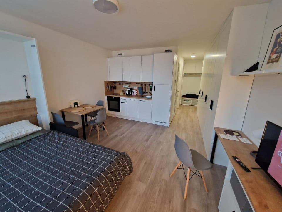Bed, Living room, Dining area, dishwasher, minibar, wardrobe, kitchen