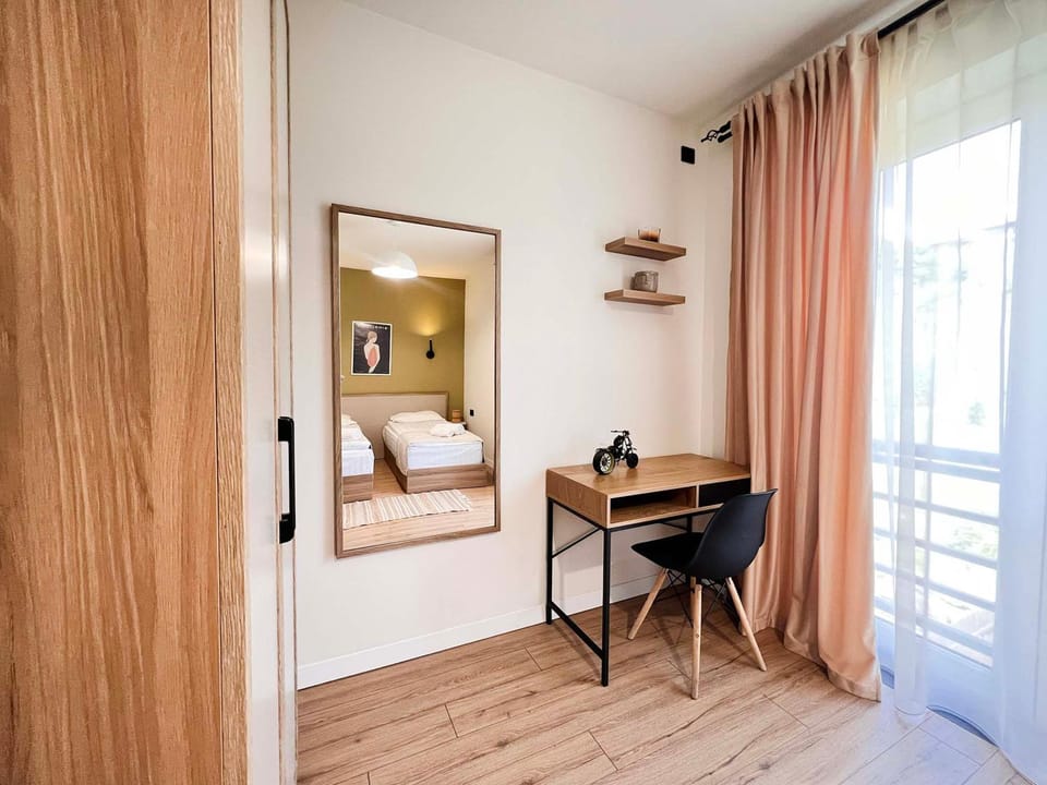 Bedroom, wardrobe