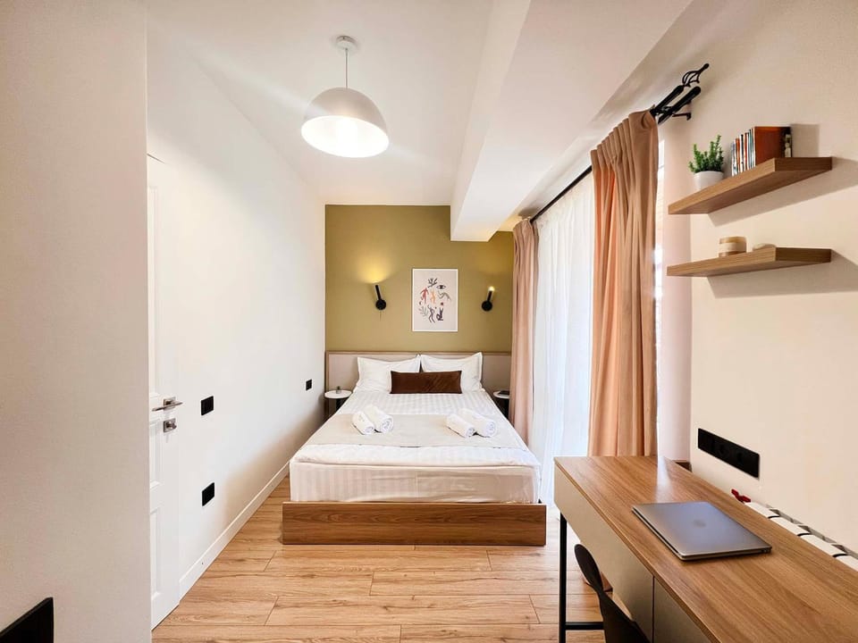 Bed, Photo of the whole room, Bedroom