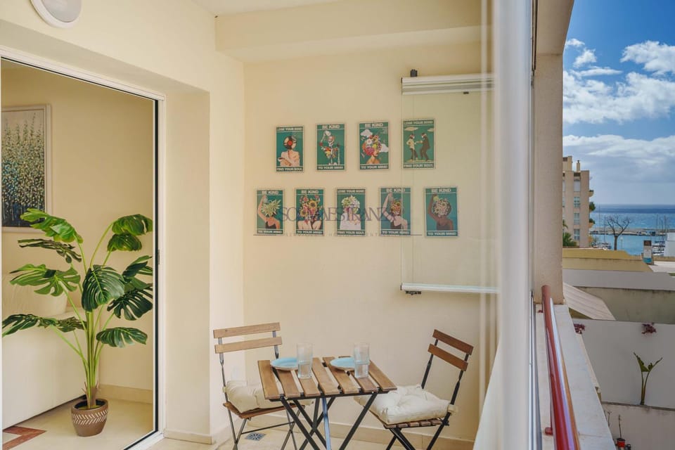 View (from property/room), Balcony/Terrace, Seating area