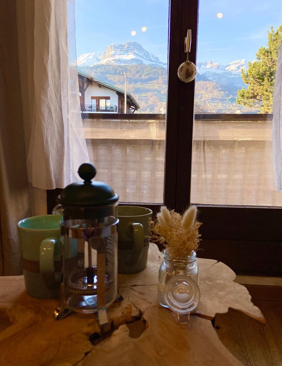 Coffee/tea facilities, Mountain view