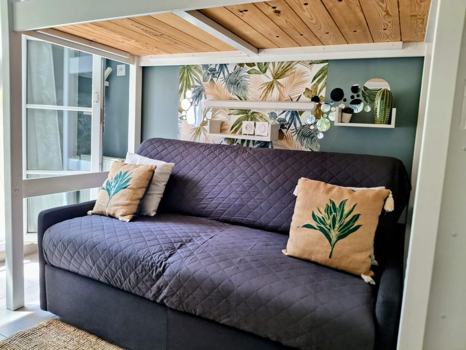 Living room, Bedroom