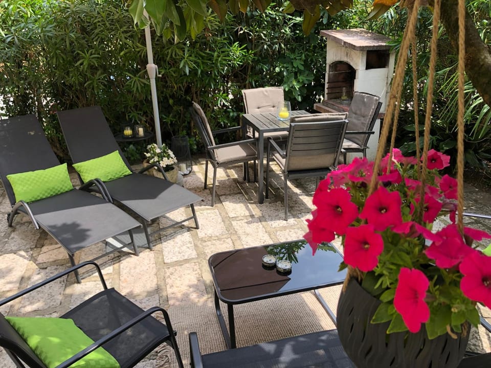 Spring, Summer, Garden, Solarium, Breakfast, Dinner