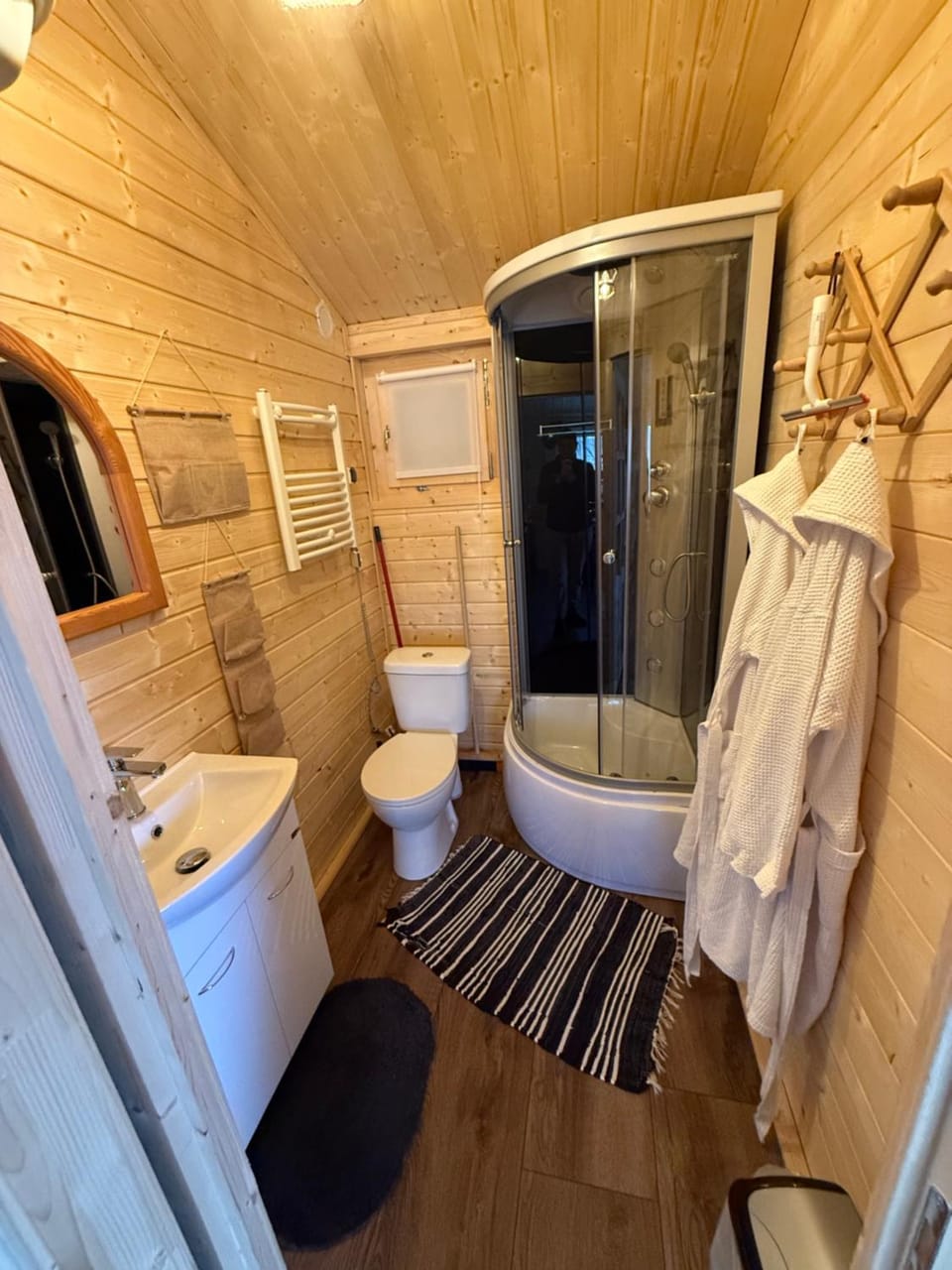 Bieszczadzkie Wzgórze Saunowe- Jacuzzi i Sauna w cenie pobytu Apartment in Slovakia