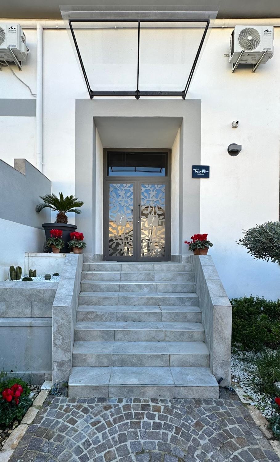 Facade/entrance, Day