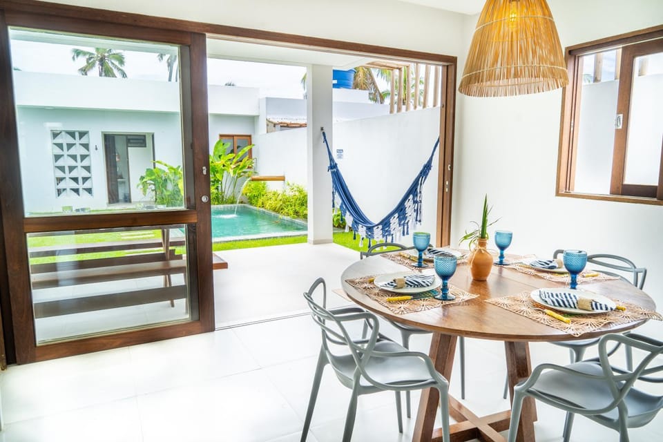 Dining area, Pool view