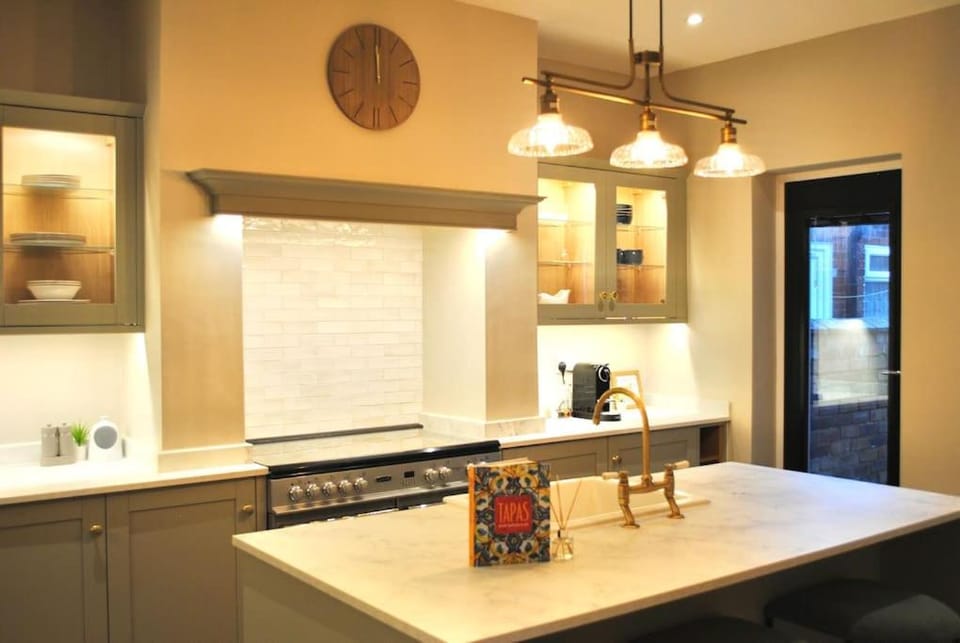 Cosy Renovated House in Warrington House in Warrington