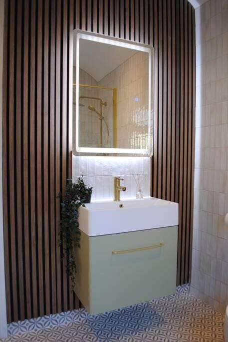 Cosy Renovated House in Warrington House in Warrington