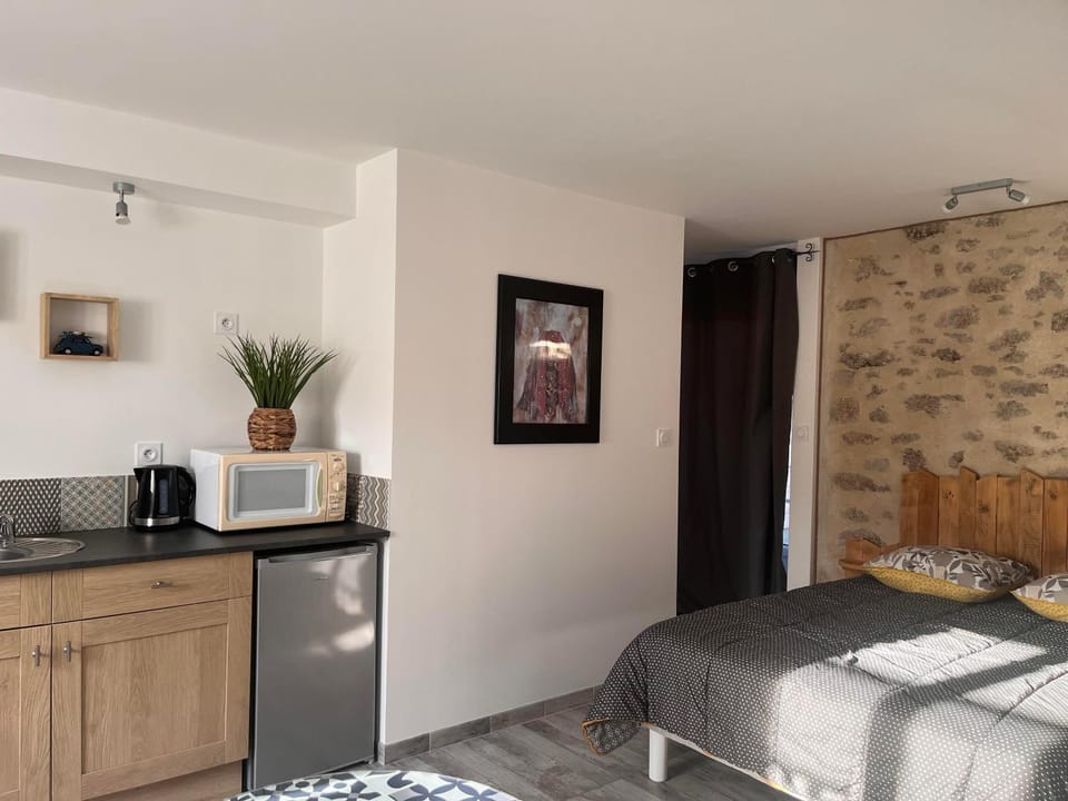 Kitchen or kitchenette, Bedroom, minibar