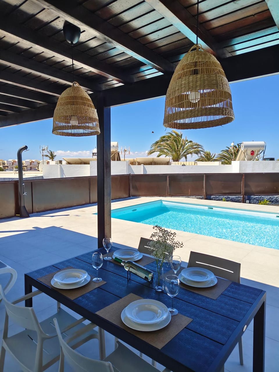Off site, Dining area, Swimming pool