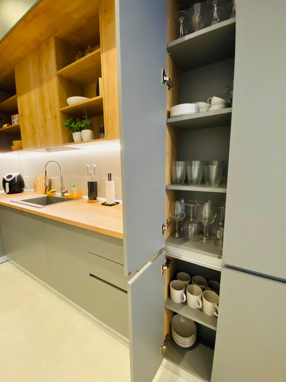 Kitchen or kitchenette