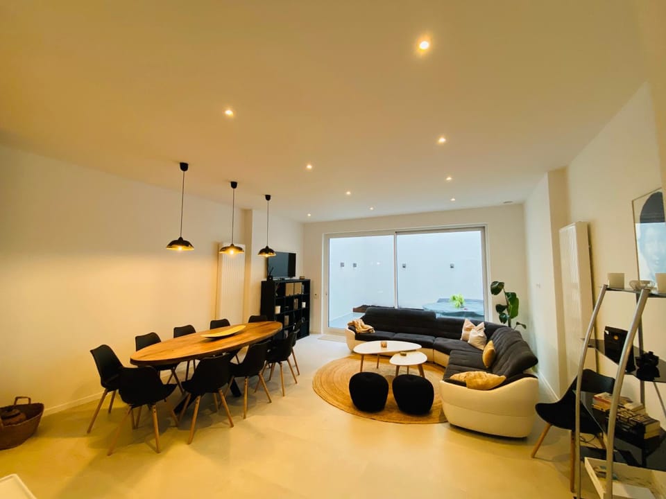 TV and multimedia, Living room, Seating area