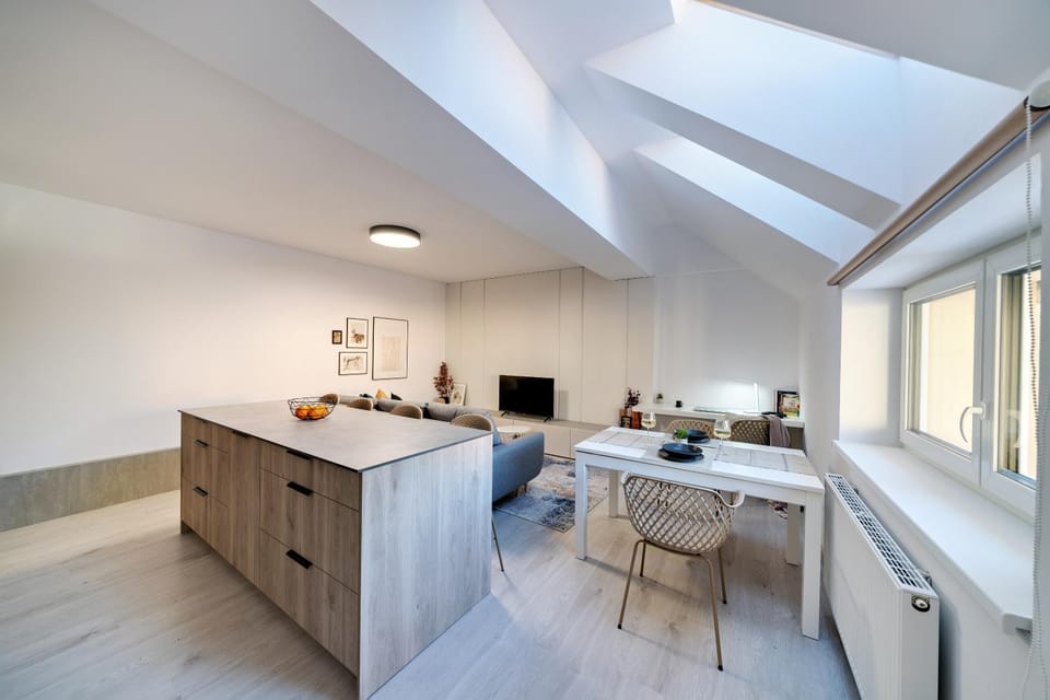 Kitchen or kitchenette, Living room