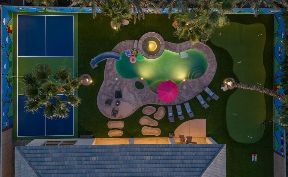 Swimming pool
