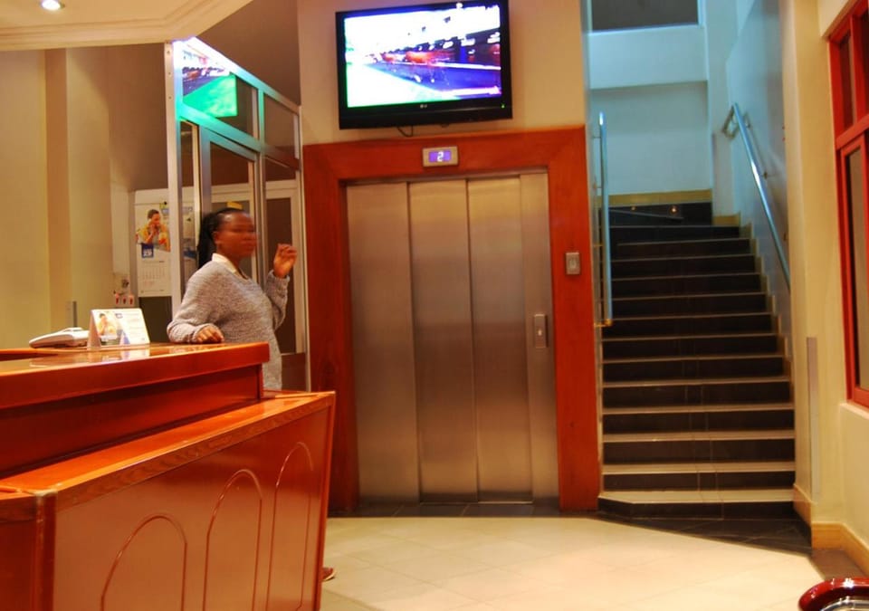 Staff, TV and multimedia, Lobby or reception
