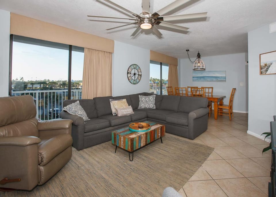 Summer House 306A by ALBVR - Corner Beachfront Condo - Beachfront Balcony Accessible from all Rooms House in Orange Beach