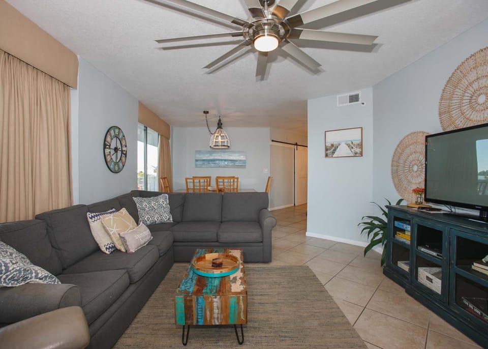 Summer House 306A by ALBVR - Corner Beachfront Condo - Beachfront Balcony Accessible from all Rooms House in Orange Beach