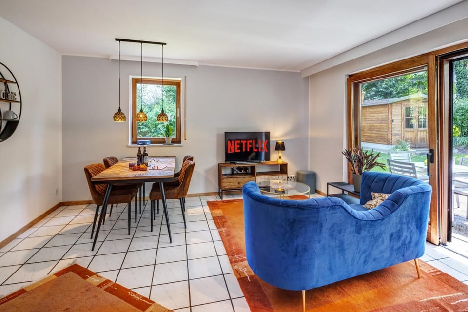 Living room, Seating area, Dining area