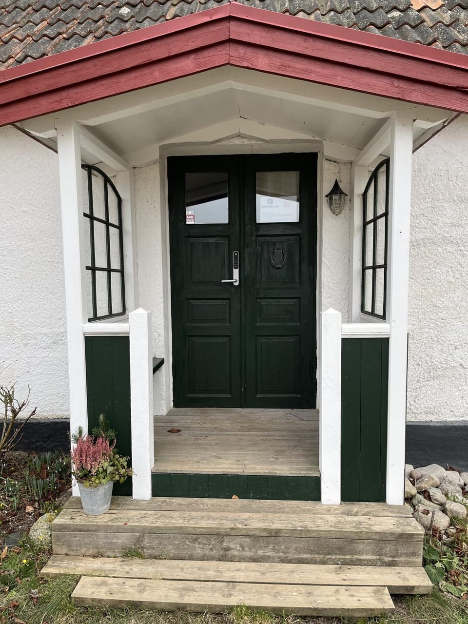 Facade/entrance
