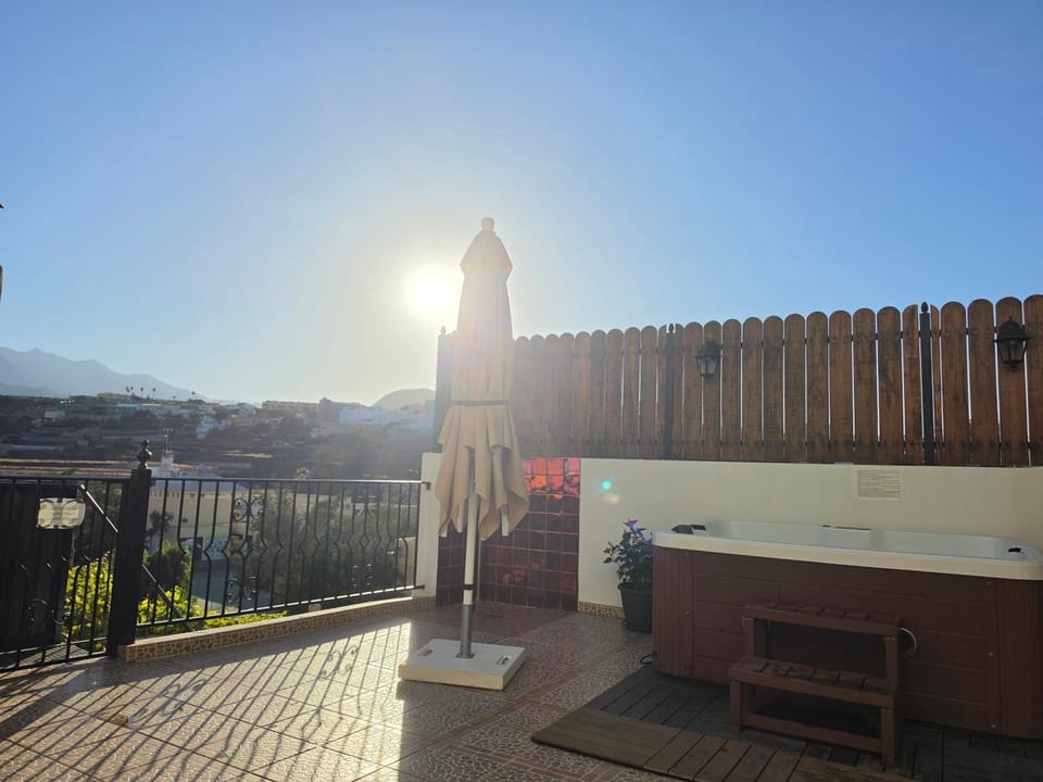 Patio, Day, Natural landscape, View (from property/room), Balcony/Terrace, Dining area