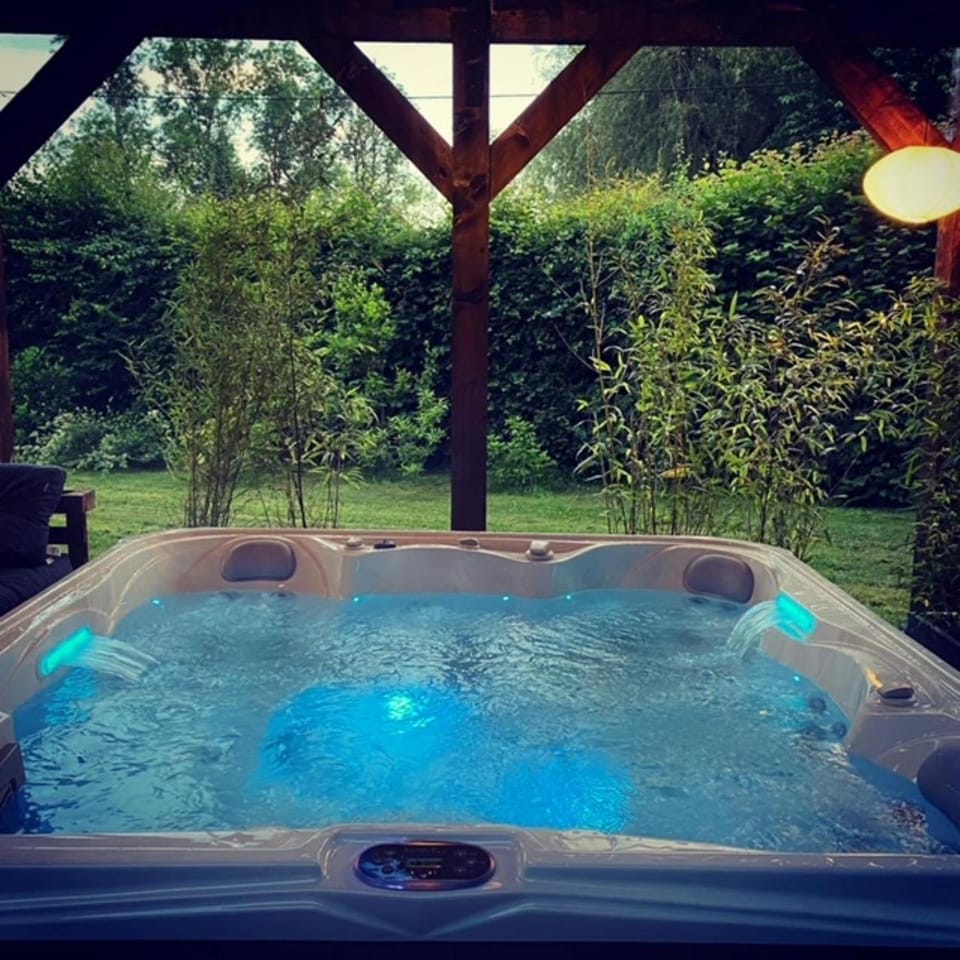Hot Tub, Open Air Bath