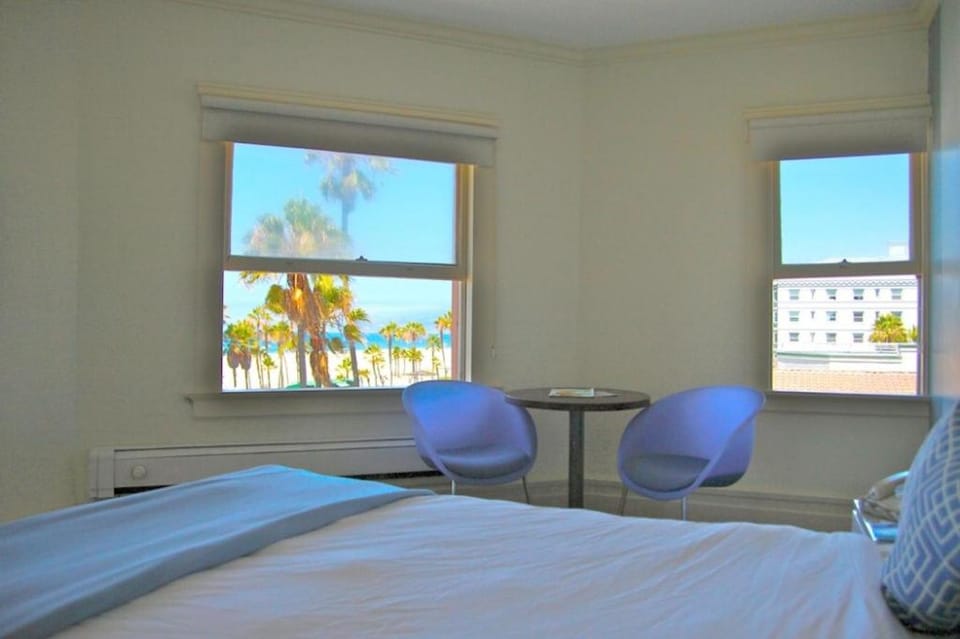 Cadillac Hotel in Venice Beach