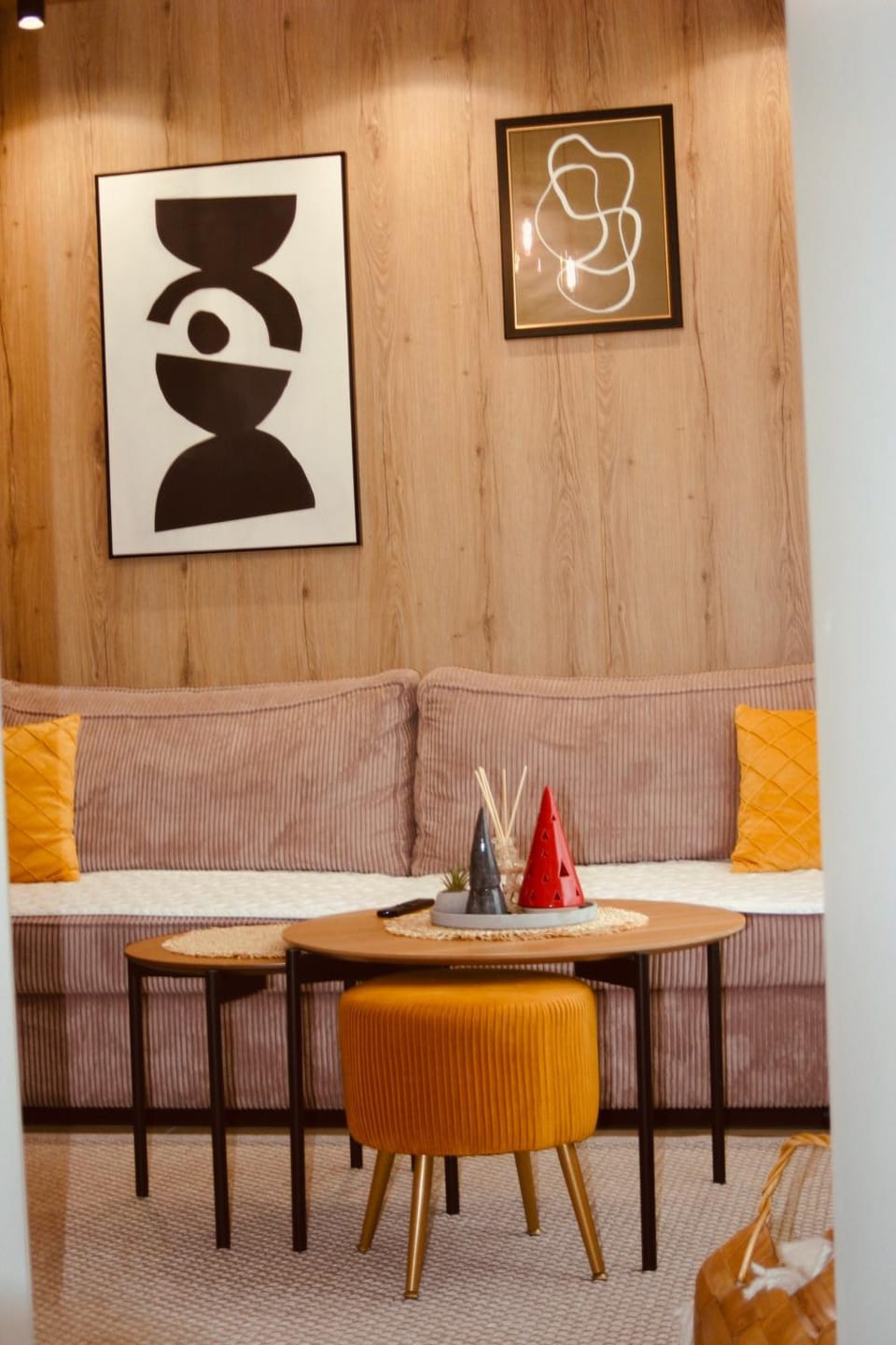 Living room, Seating area