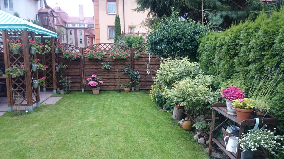 Property building, Day, Summer, Garden, On site, Garden view
