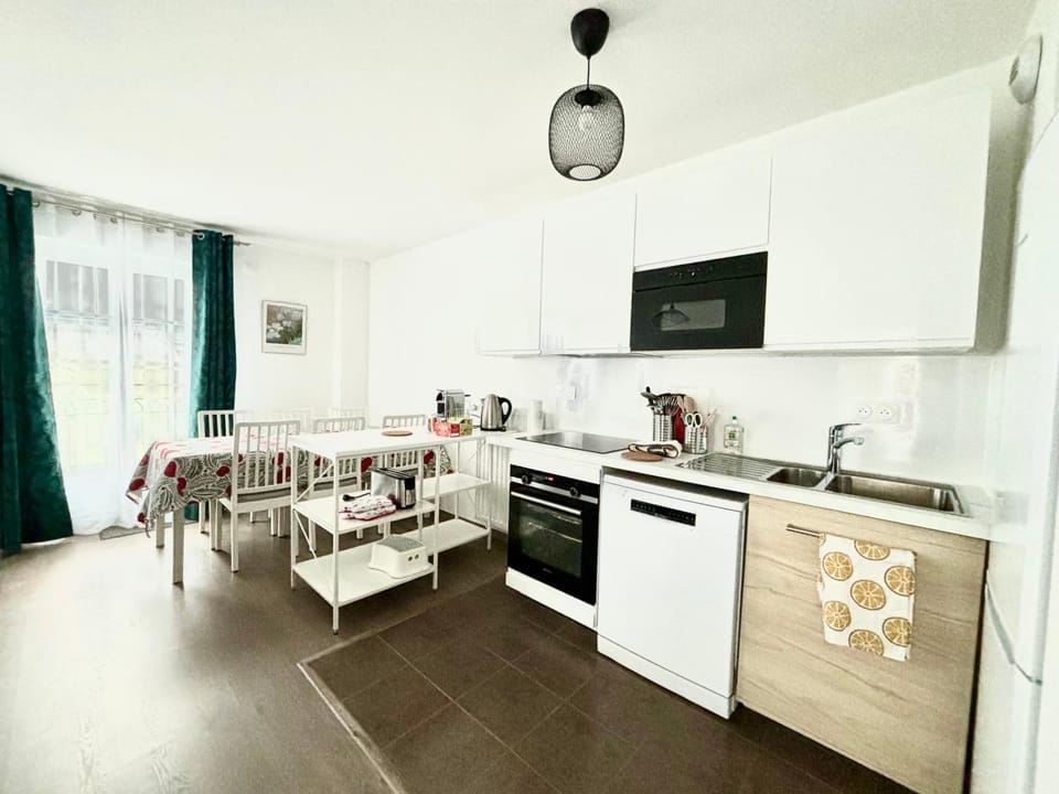 Kitchen or kitchenette, Dining area, stove, kitchen