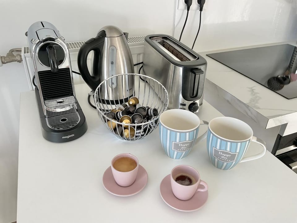 Coffee/tea facilities, toaster