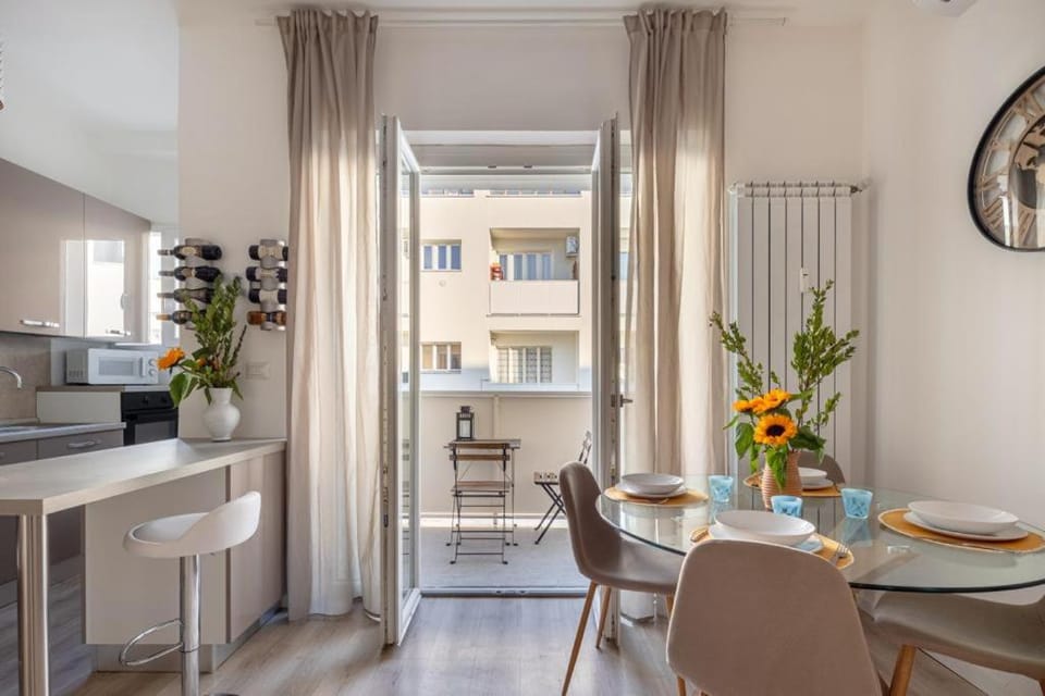 Cozy apartment 1 Min from new MM4 Argonne Apartment in Milan