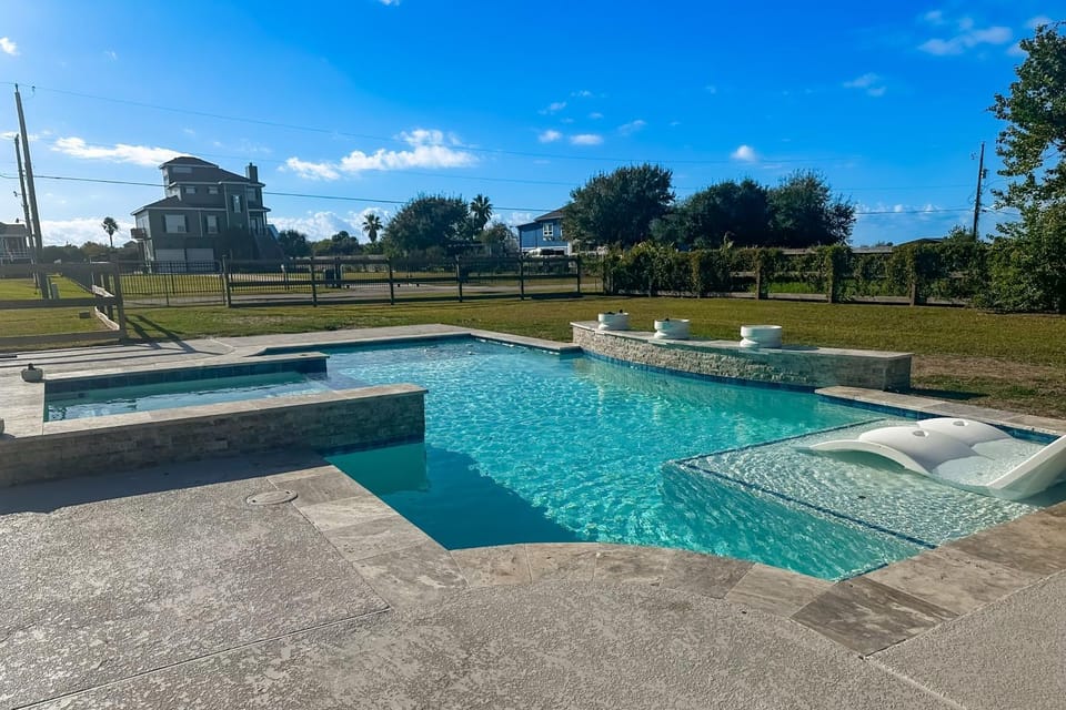 Redicare Resort - Downstairs House in Galveston Island