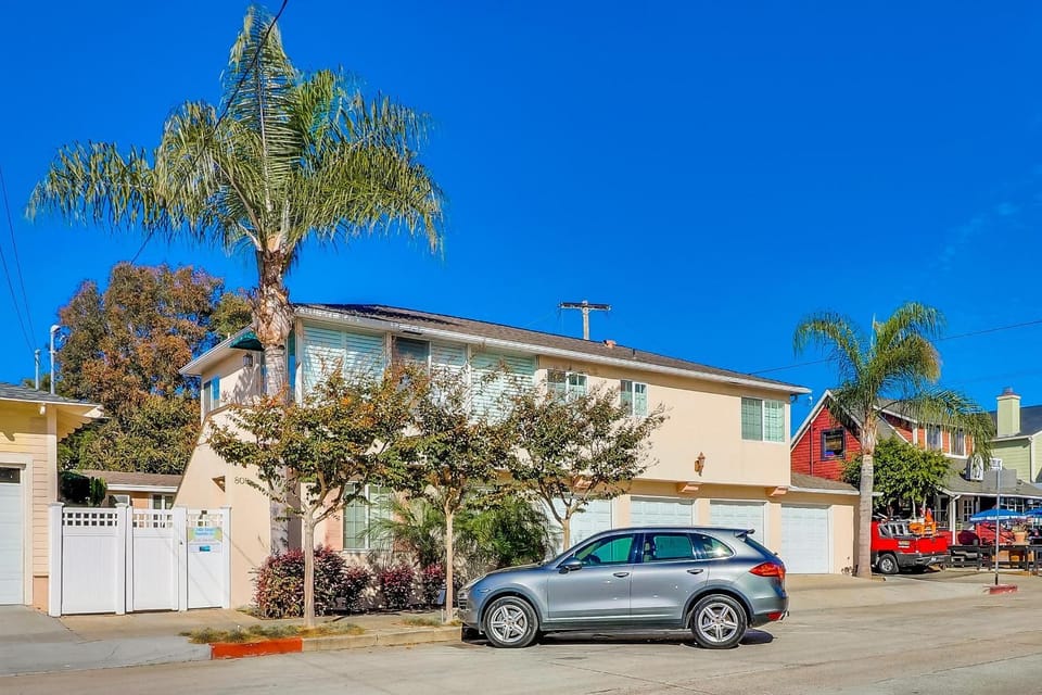 Blue Topaz Apartment in La Jolla