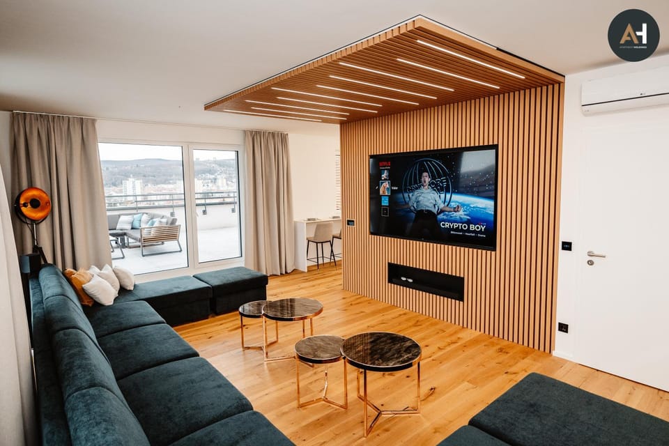 Communal lounge/ TV room, TV and multimedia, Living room, Seating area, Evening entertainment