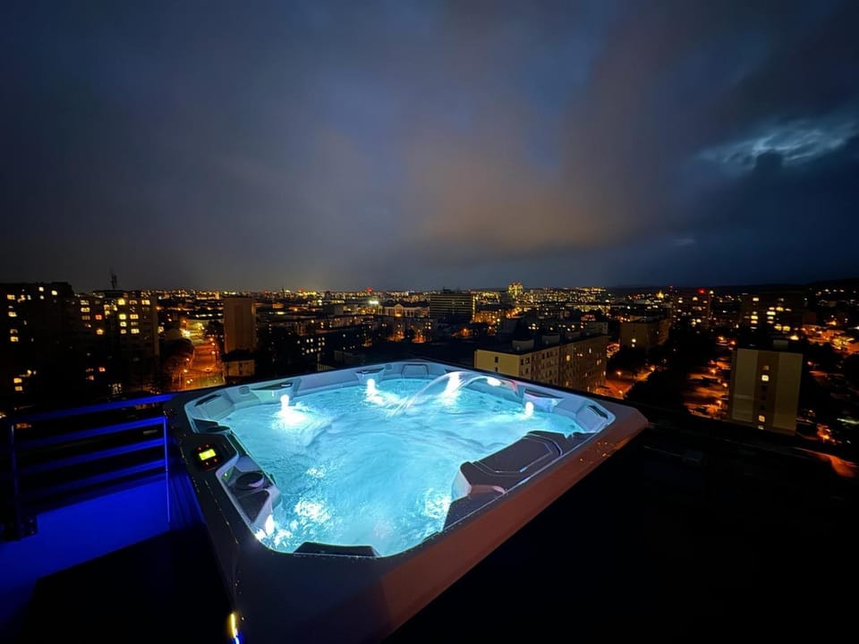 Night, Hot Tub, Hot Tub, City view