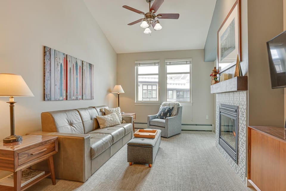 Mtn Views & Pool Access: Sunny Winter Park Retreat House in Winter Park
