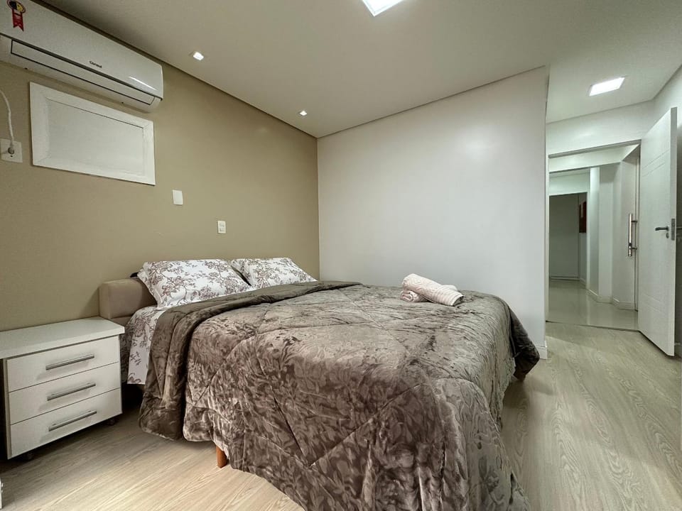 Bed, Photo of the whole room, Bedroom, towels, air conditioner