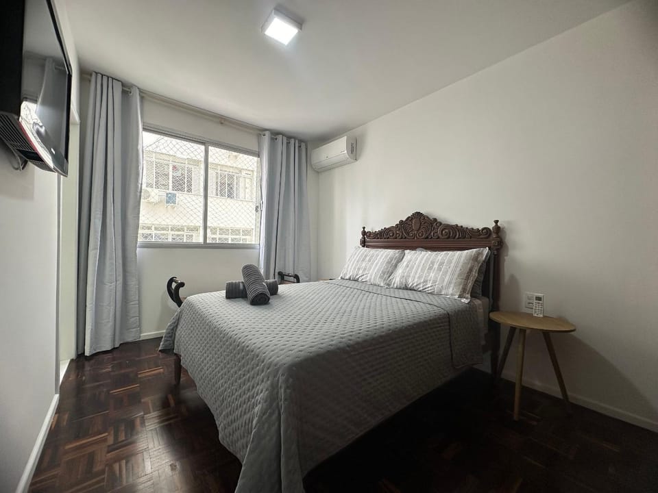 TV and multimedia, Photo of the whole room, Bedroom