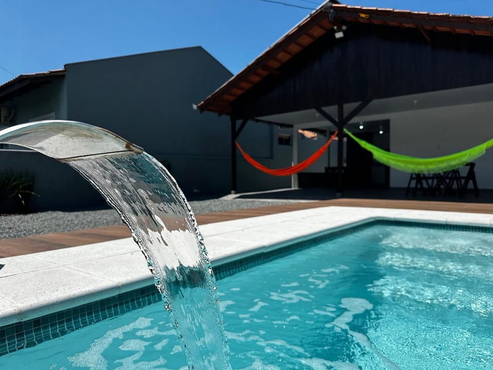 BS01- Casa com Piscina Aquecida e Churrasqueira House in Balneário Barra do Sul