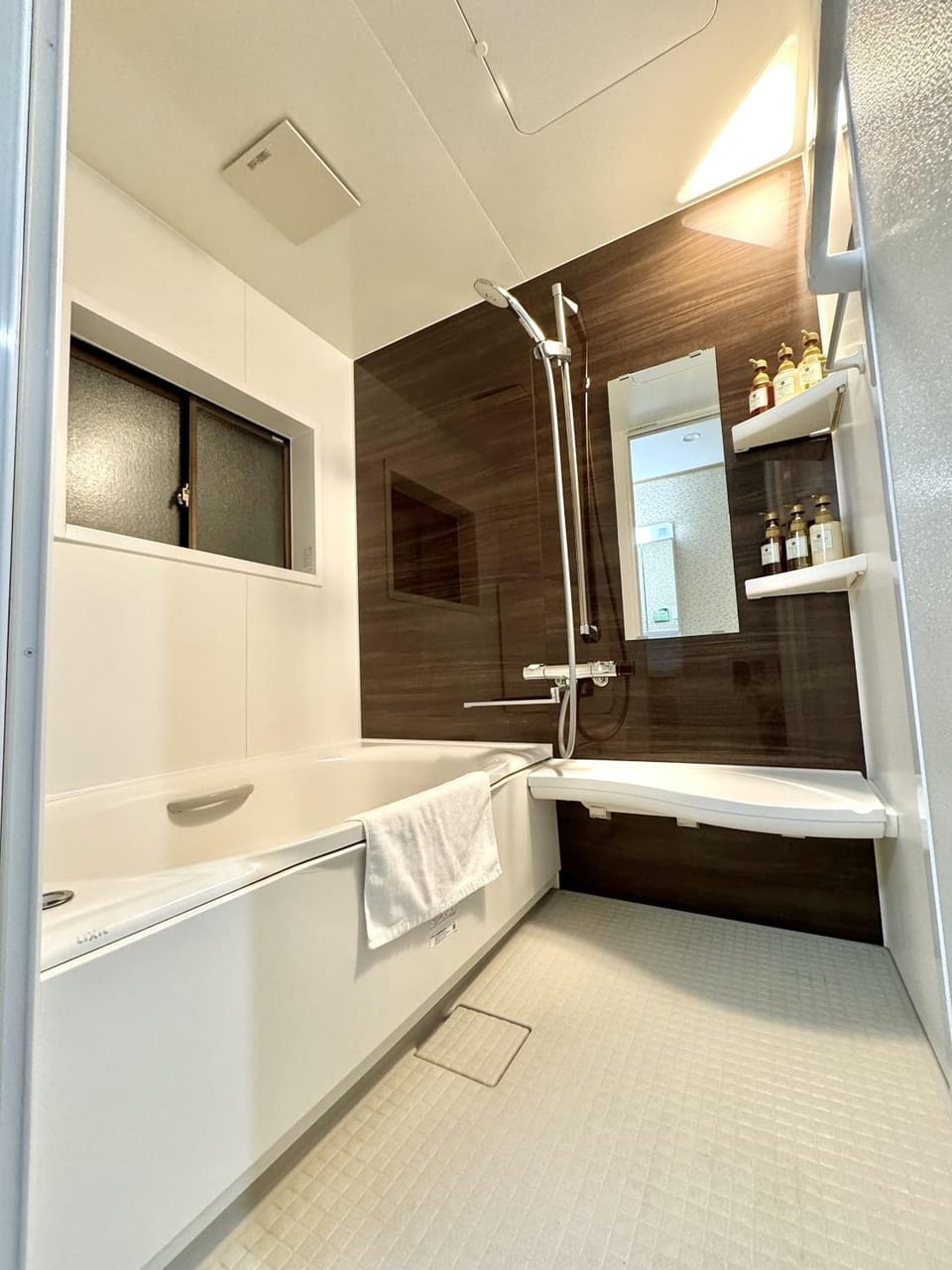 Bathroom, Bath
