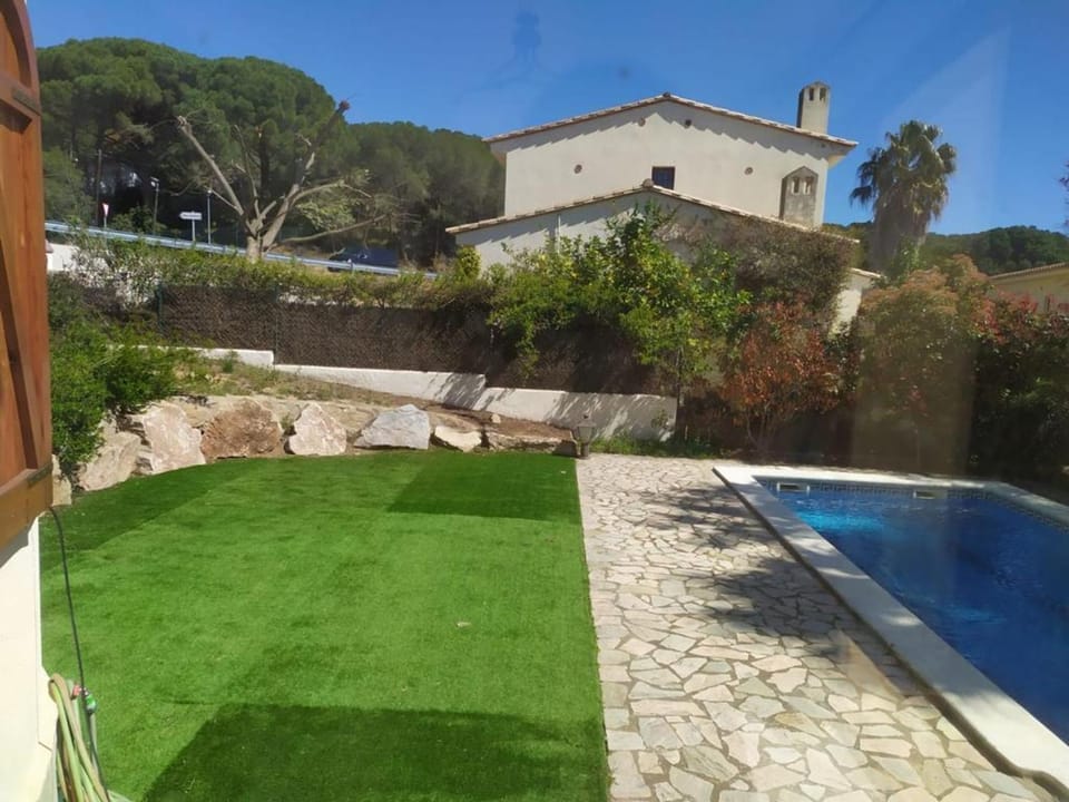 Villa mediterránea con piscina, jardín privado y 3 hab., cerca de la playa en la Costa Brava - ES-209-56 House in Baix Empordà