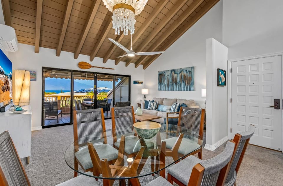 Luxurious & Spacious Ocean Vistas Apartment in Wailea