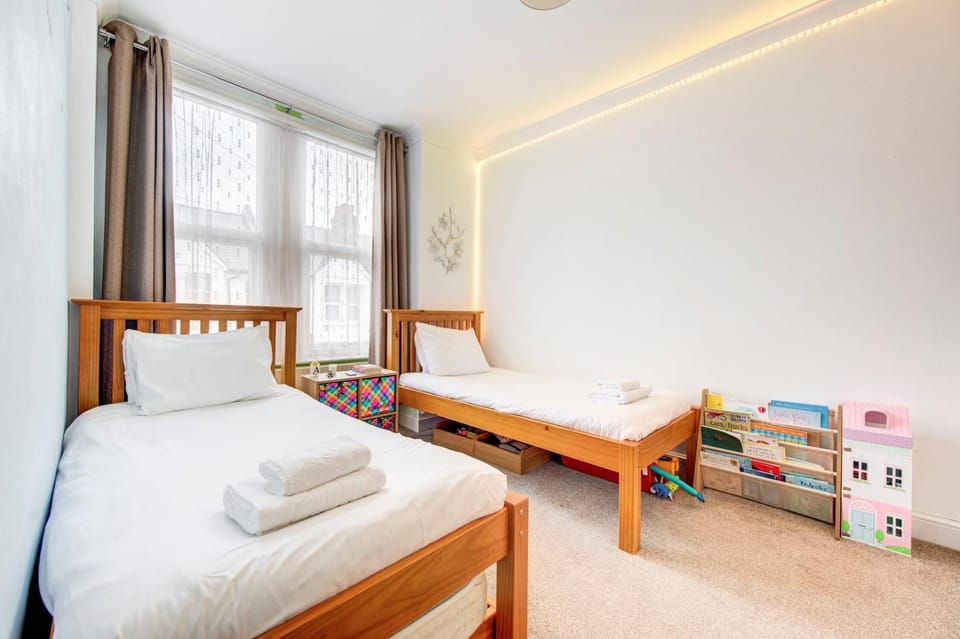 GuestReady - Tranquility near Shepherd's Bush House in London