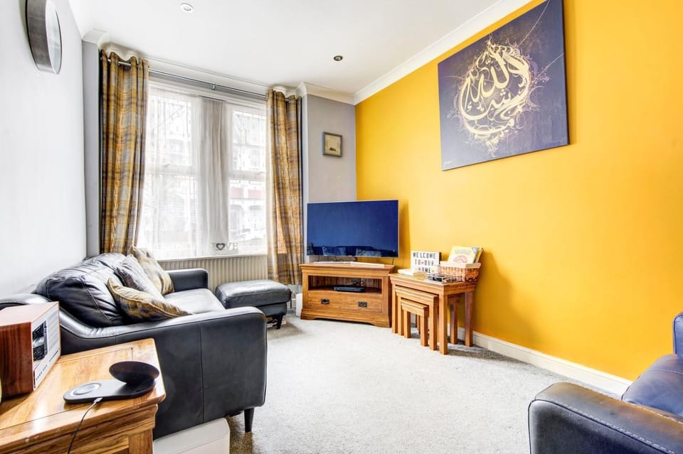 GuestReady - Tranquility near Shepherd's Bush House in London