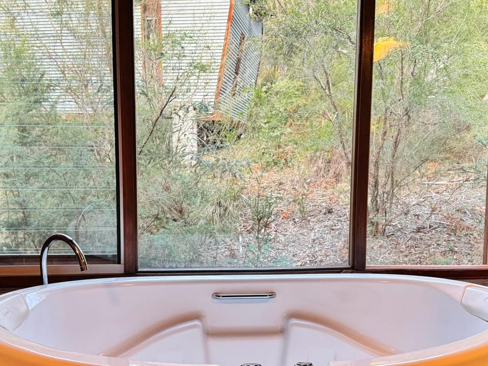 Natural landscape, Bathroom