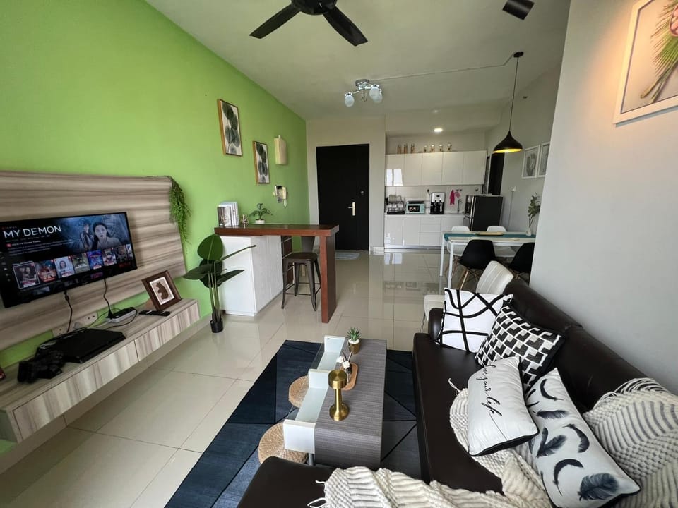 Communal lounge/ TV room, TV and multimedia, Living room