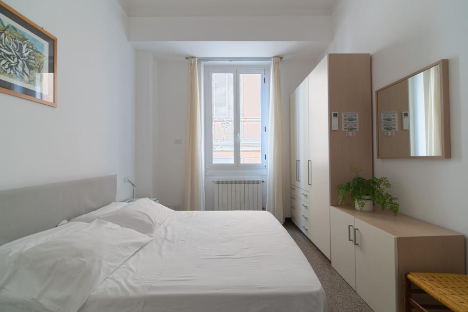 Bedroom, air conditioner