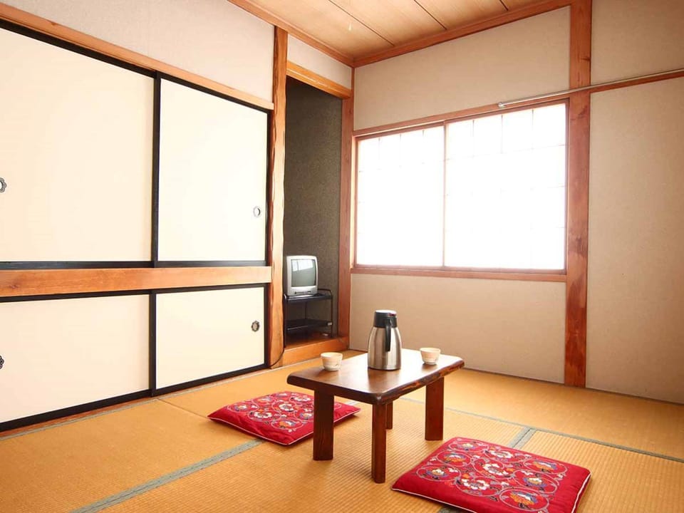 ロッヂ秀岳 Hotel in Hakuba
